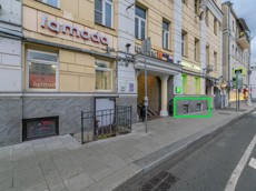 ГП16963222.Нежилое помещение.Фасад здания с выделенными окнами реализуемого объекта.jpg