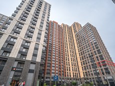 ГП16963309.Квартира.Фасад здания с выделенными окнами реализуемого объекта.jpg