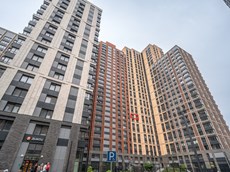 ГП16963311.Квартира.Фасад здания с выделенными окнами реализуемого объекта.jpg