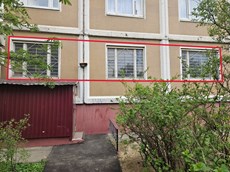 ГП16961588.Нежилое помещение.Фасад здания с выделенными окнами реализуемого объекта.jpg