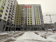 ГП16959655.Квартира.Фасад здания с выделенными окнами реализуемого объекта.jpg