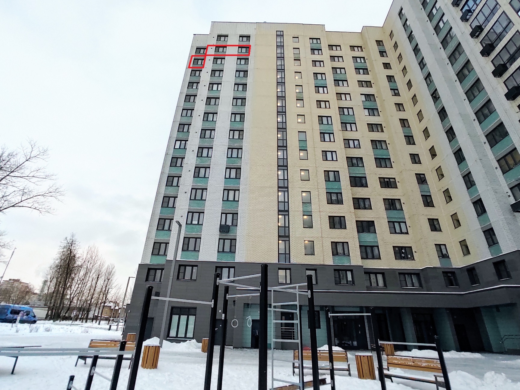 ГП16960598.Квартира.Фасад здания с выделенными окнами реализуемого объекта.jpg