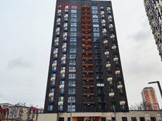 ГП16954858.Квартира.Фасад здания с выделенными окнами реализуемого объекта.jpg