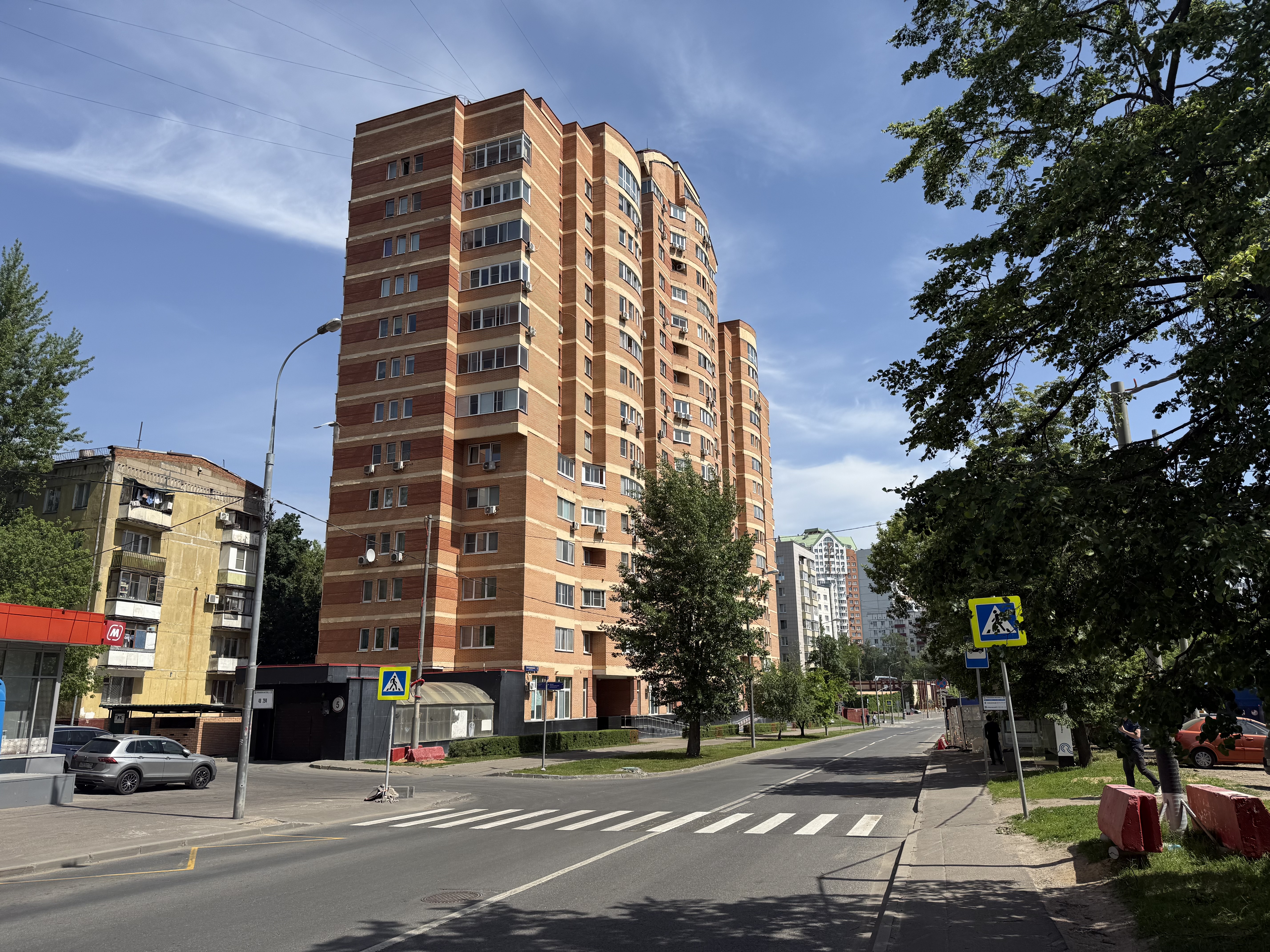 ГП16961632.Машино-место.Общий фасад здания.jpg