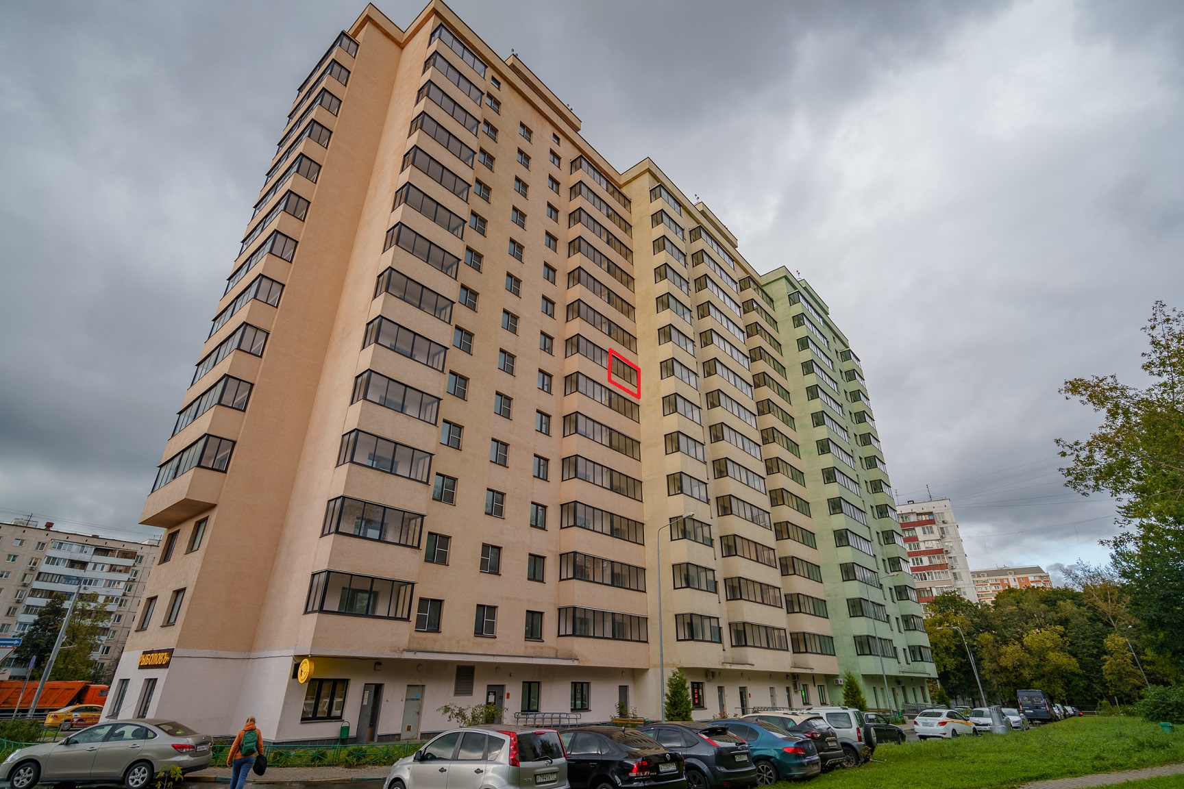 ГП16963661.Квартира.Фасад здания с выделенными окнами реализуемого объекта.jpg
