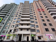 ГП16963661.Квартира.Фасад здания с выделенными окнами реализуемого объекта_2.jpg