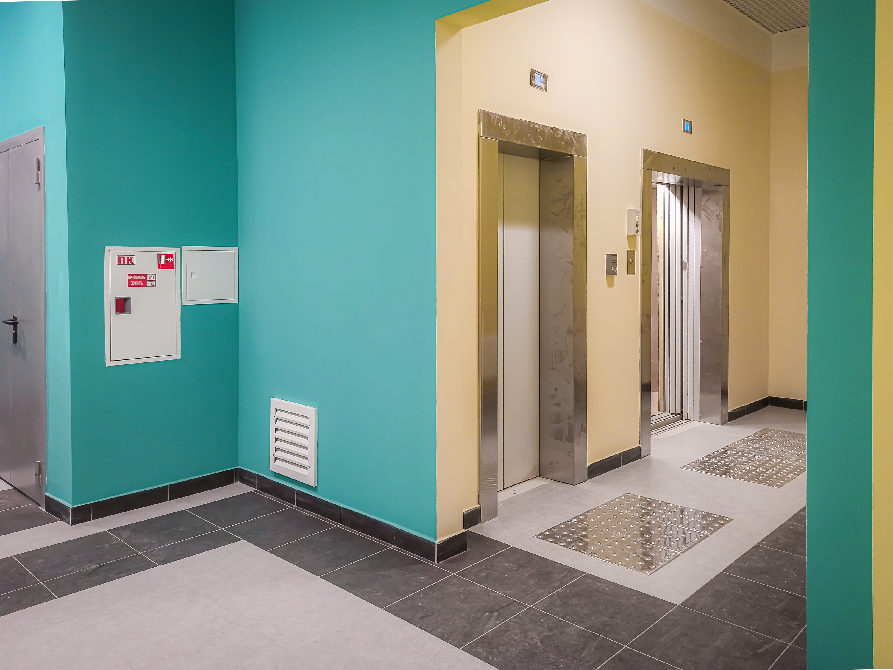 Квартира.Входная группа объекта.Российская Федерация, город Москва, внутригородская территория поселение Михайлово-Ярцевское, посёлок Шишкин Лес, дом 21, корпус 1 - Этаж 10, кв. 33_2.jpg