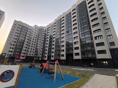 ГП16964276.Квартира.Фасад здания с выделенными окнами реализуемого объекта.jpg