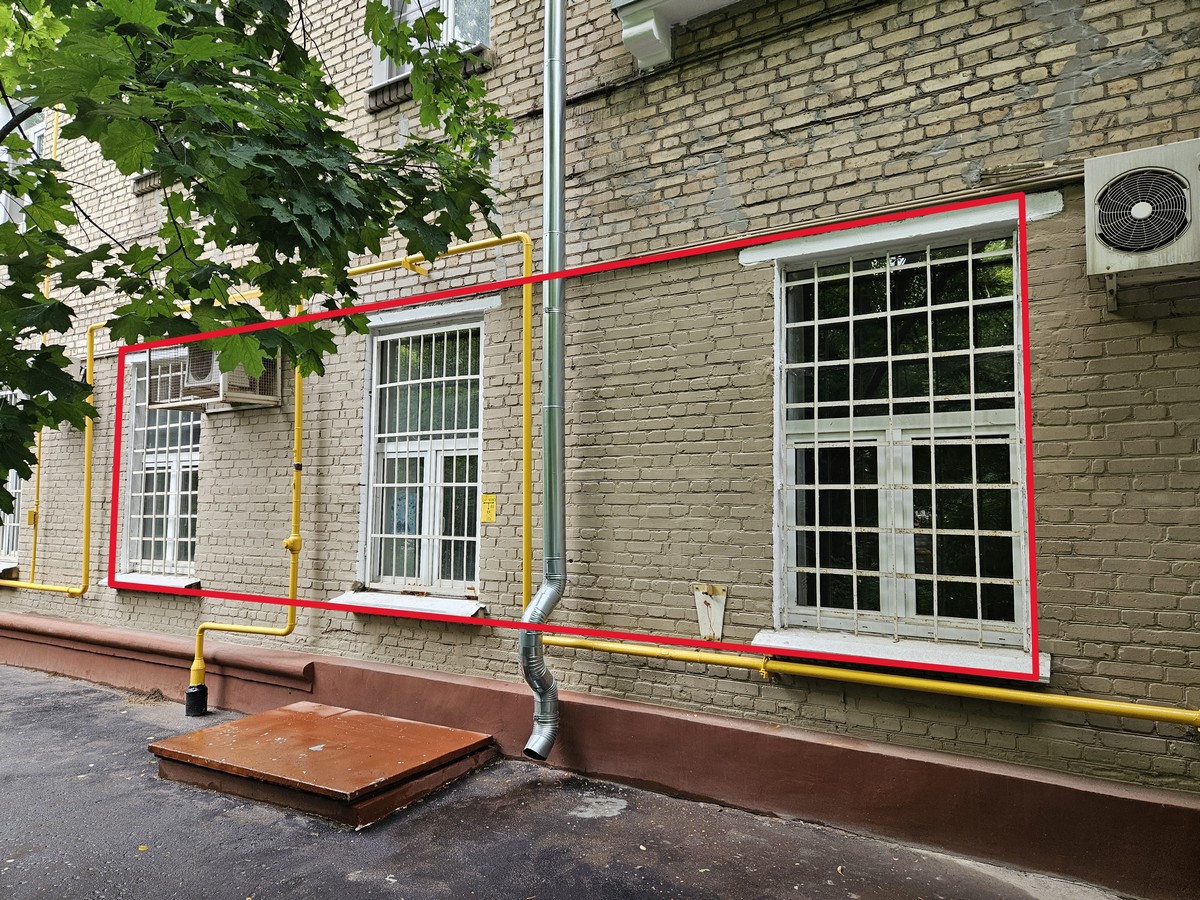 ГП16963601.Нежилое помещение.Фасад здания с выделенными окнами реализуемого объекта_7.jpg