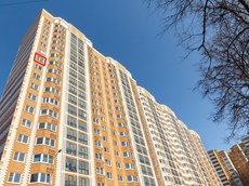ГП16959292.Квартира.Фасад здания с выделенными окнами реализуемого объекта.jpg