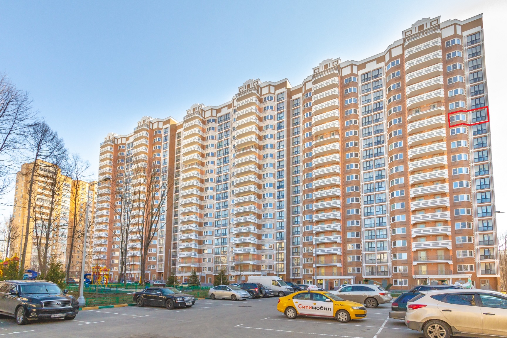 ГП16959292.Квартира.Фасад здания с выделенными окнами реализуемого объекта_2.jpg