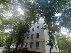 ГП16964115.Квартира.Фасад здания с выделенными окнами реализуемого объекта_2.jpg