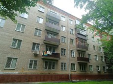 ГП16964231.Квартира.Фасад здания с выделенными окнами реализуемого объекта.jpg