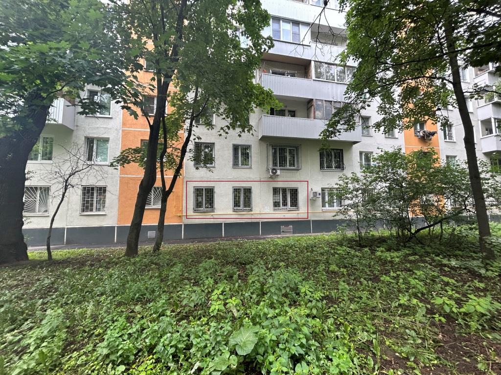 ГП16964233.Квартира.Фасад здания с выделенными окнами реализуемого объекта.jpg
