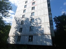 ГП16964238.Квартира.Фасад здания с выделенными окнами реализуемого объекта.jpg