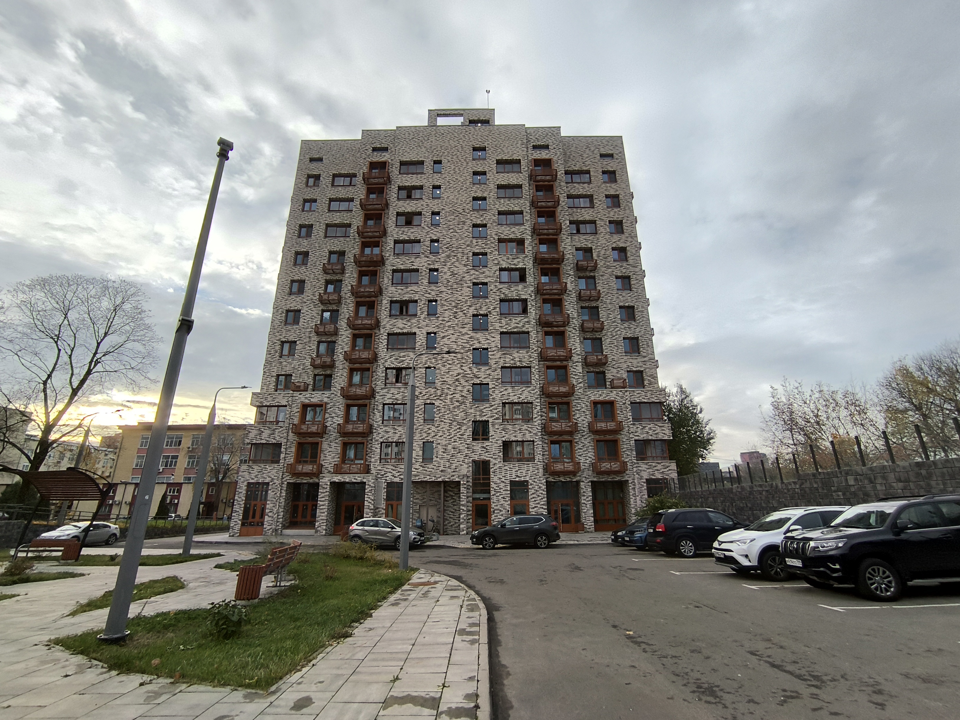 ГП16957963.Нежилое помещение.Общий фасад здания.jpg