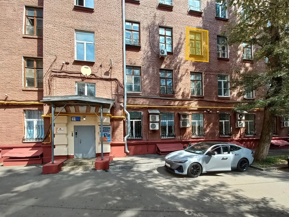 ГП16964404.Квартира.Фасад здания с выделенными окнами реализуемого объекта.jpg