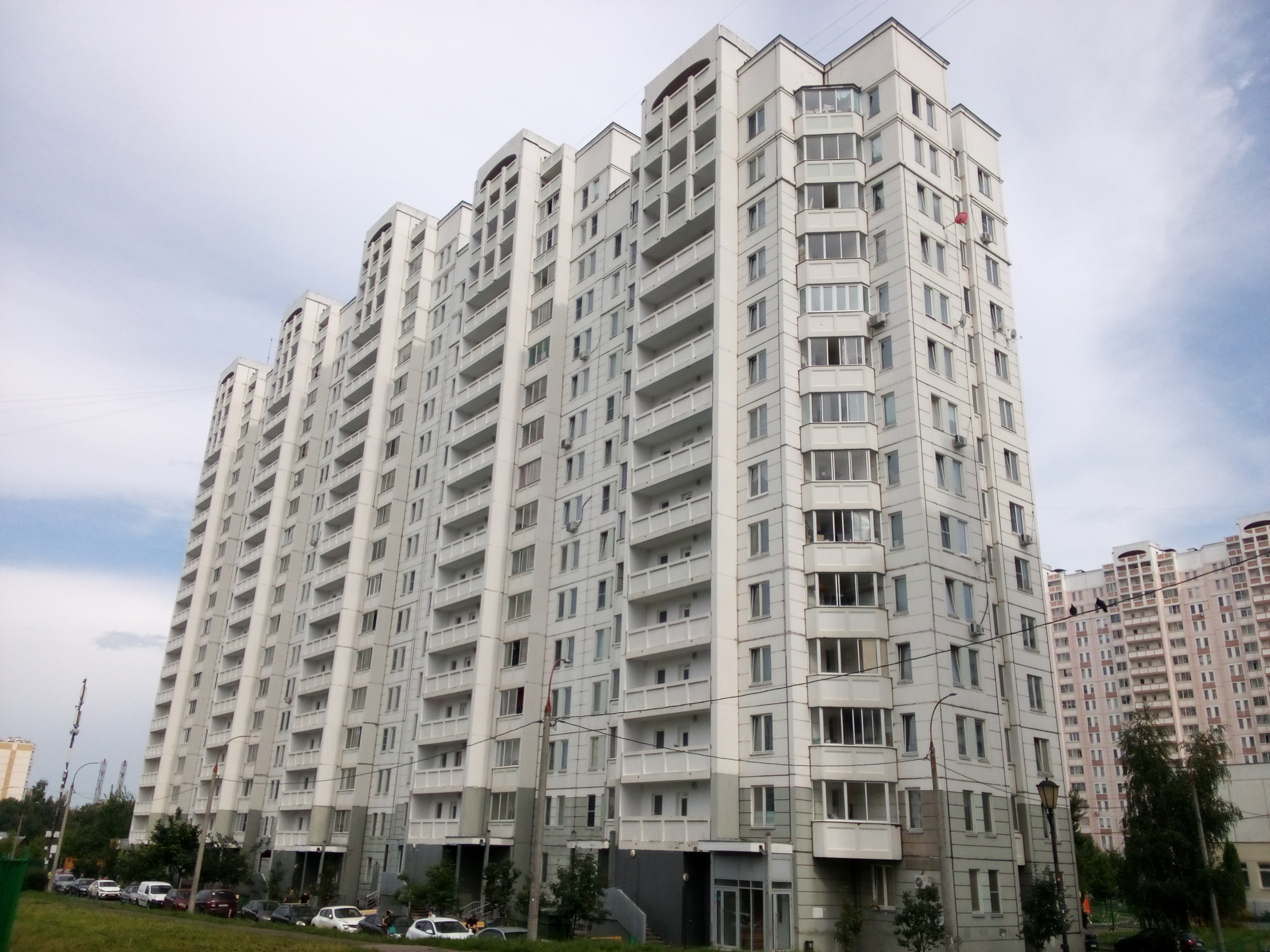 ГП16963806.Квартира.Фасад здания с выделенными окнами реализуемого объекта_2.jpg