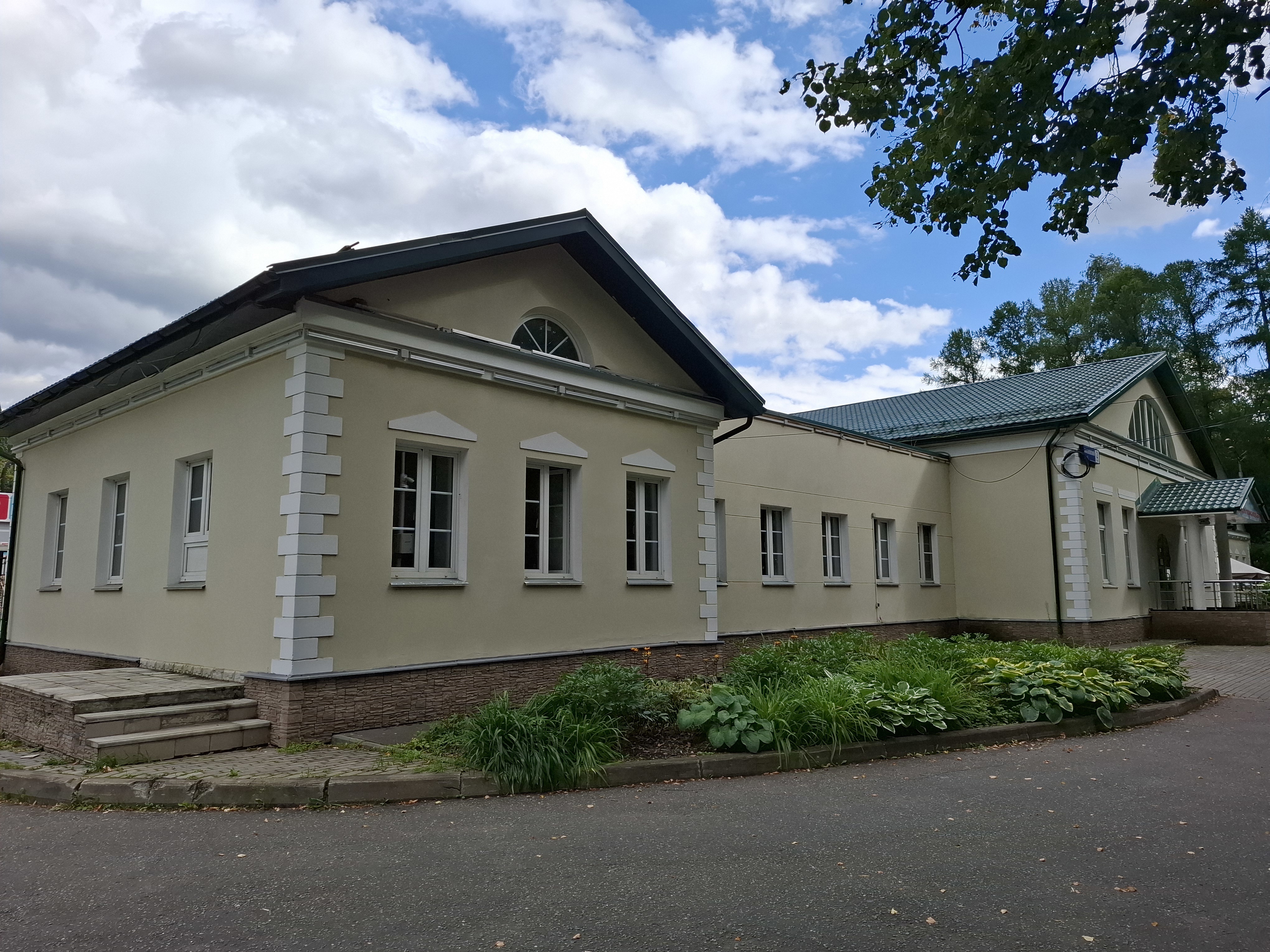 ГП16952529.Нежилое помещение.Общий фасад здания_2.jpg