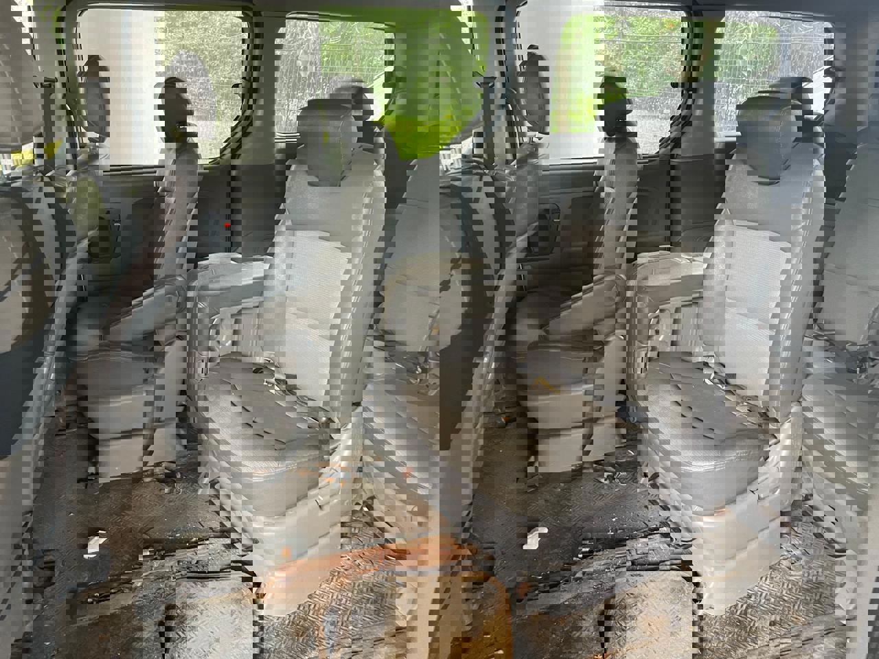 ГП16967438.Транспортное средство.Вид салона с левой стороны пассажирского ряда.jpg