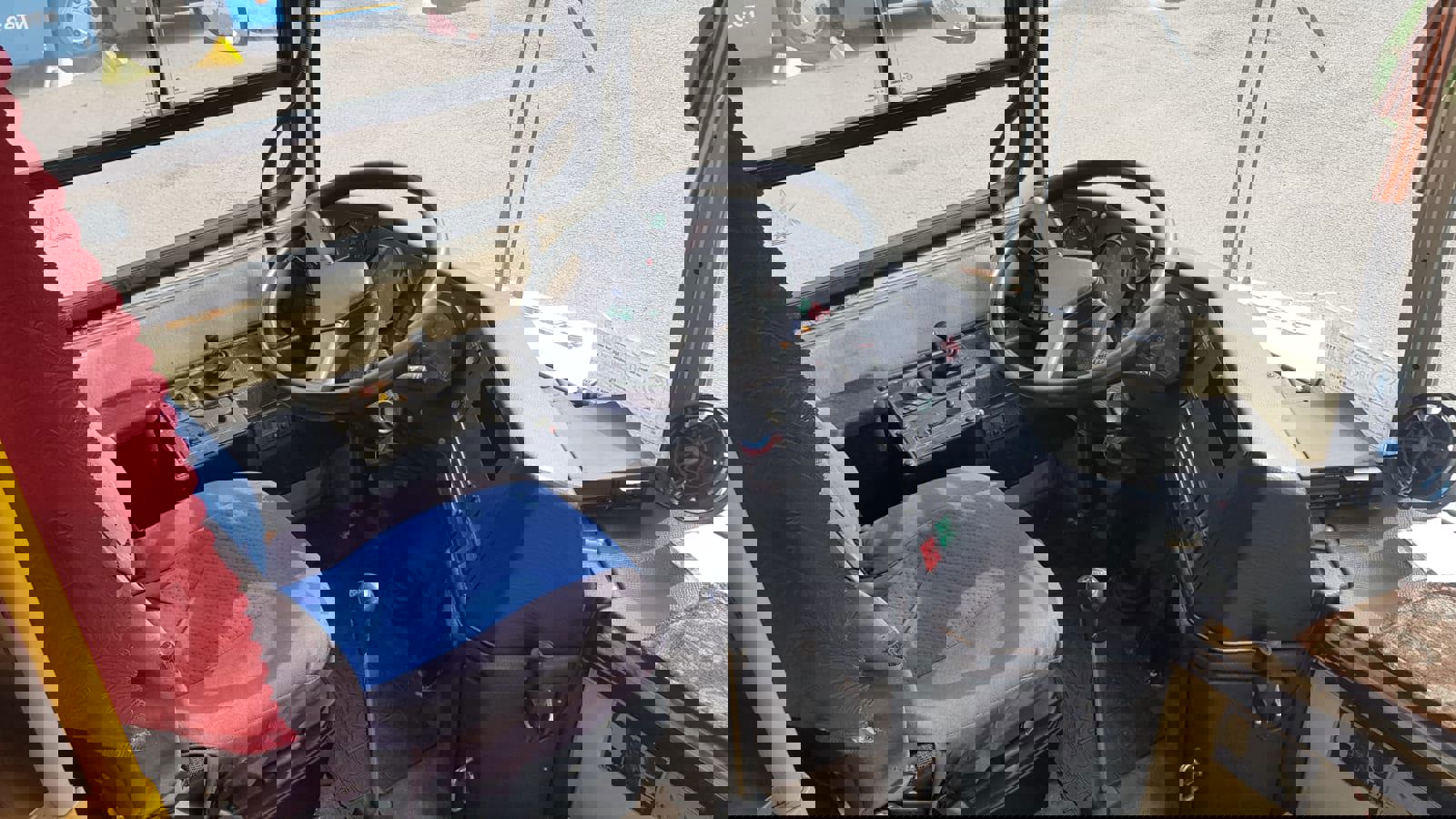 ГП16967731.Транспортное средство.Вид салона со стороны водителя.jpg