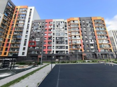 ГП16967752.Квартира.Фасад здания с выделенными окнами реализуемого объекта.jpg