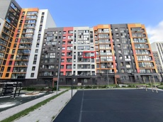 ГП16967753.Квартира.Фасад здания с выделенными окнами реализуемого объекта.jpg