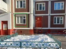ГП16960475.Нежилое помещение.Фасад здания с выделенными окнами реализуемого объекта_3.jpg