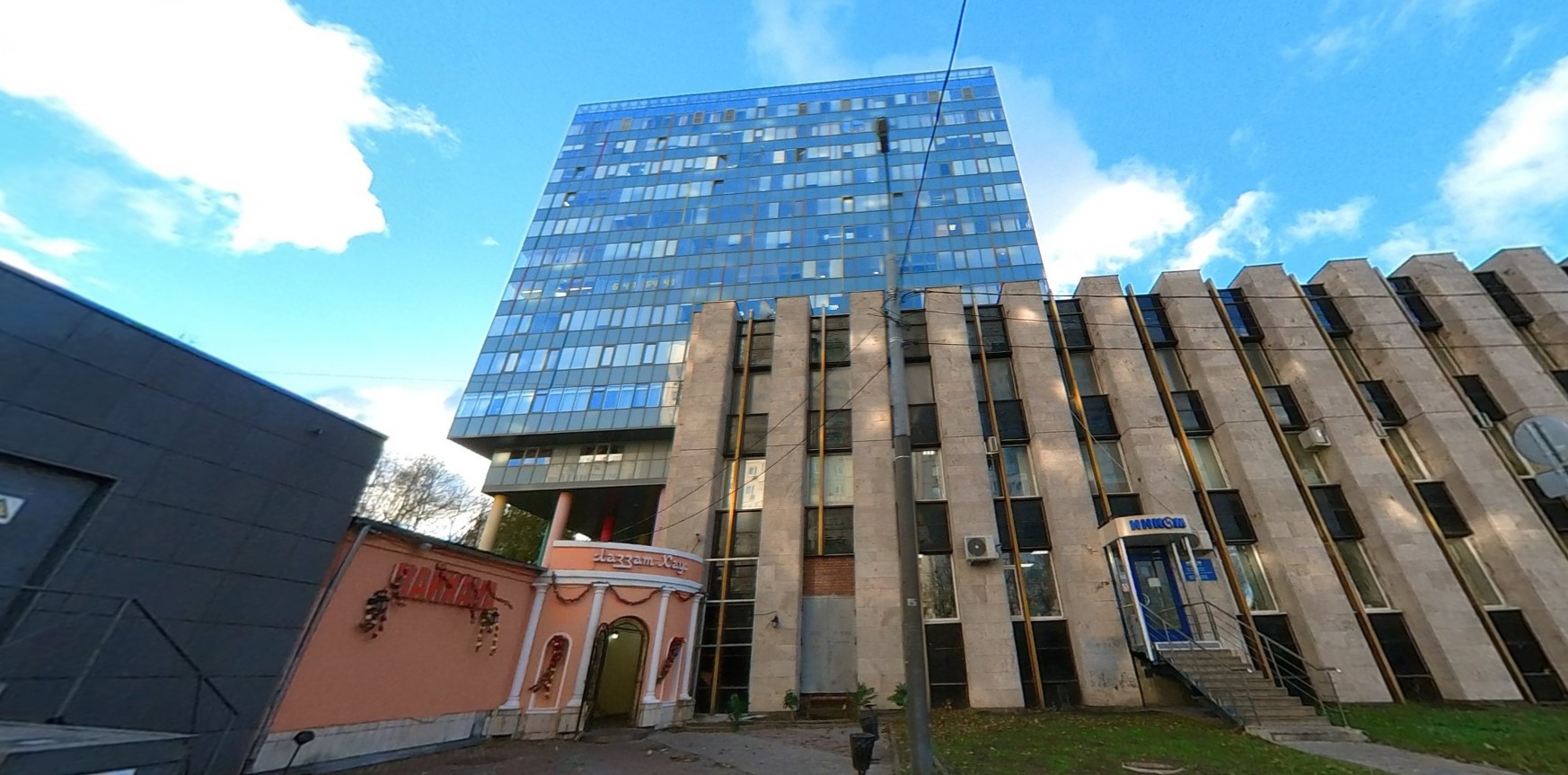 ГП16944026.Нежилое помещение.Общий фасад здания.jpg