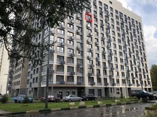 ГП16968697.Квартира.Фасад здания с выделенными окнами реализуемого объекта.jpg