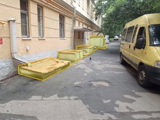ГП16960650.Нежилое помещение.Фасад здания с выделенными окнами реализуемого объекта.jpg
