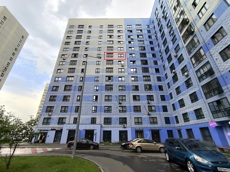 ГП16968642.Квартира.Фасад здания с выделенными окнами реализуемого объекта.jpg