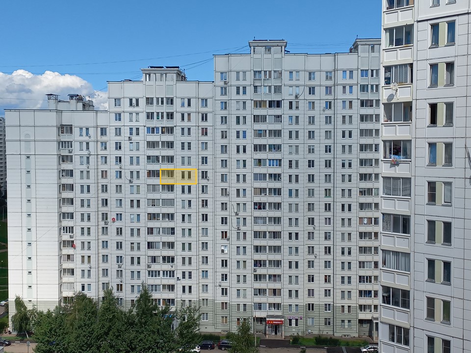 ГП16963820.Квартира.Фасад здания с выделенными окнами реализуемого объекта.jpg
