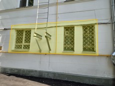 ГП16843588.Нежилое помещение.Фасад здания с выделенными окнами реализуемого объекта_2.jpg