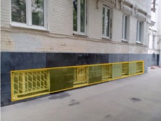 ГП16964501.Нежилое помещение.Фасад здания с выделенными окнами реализуемого объекта.jpg