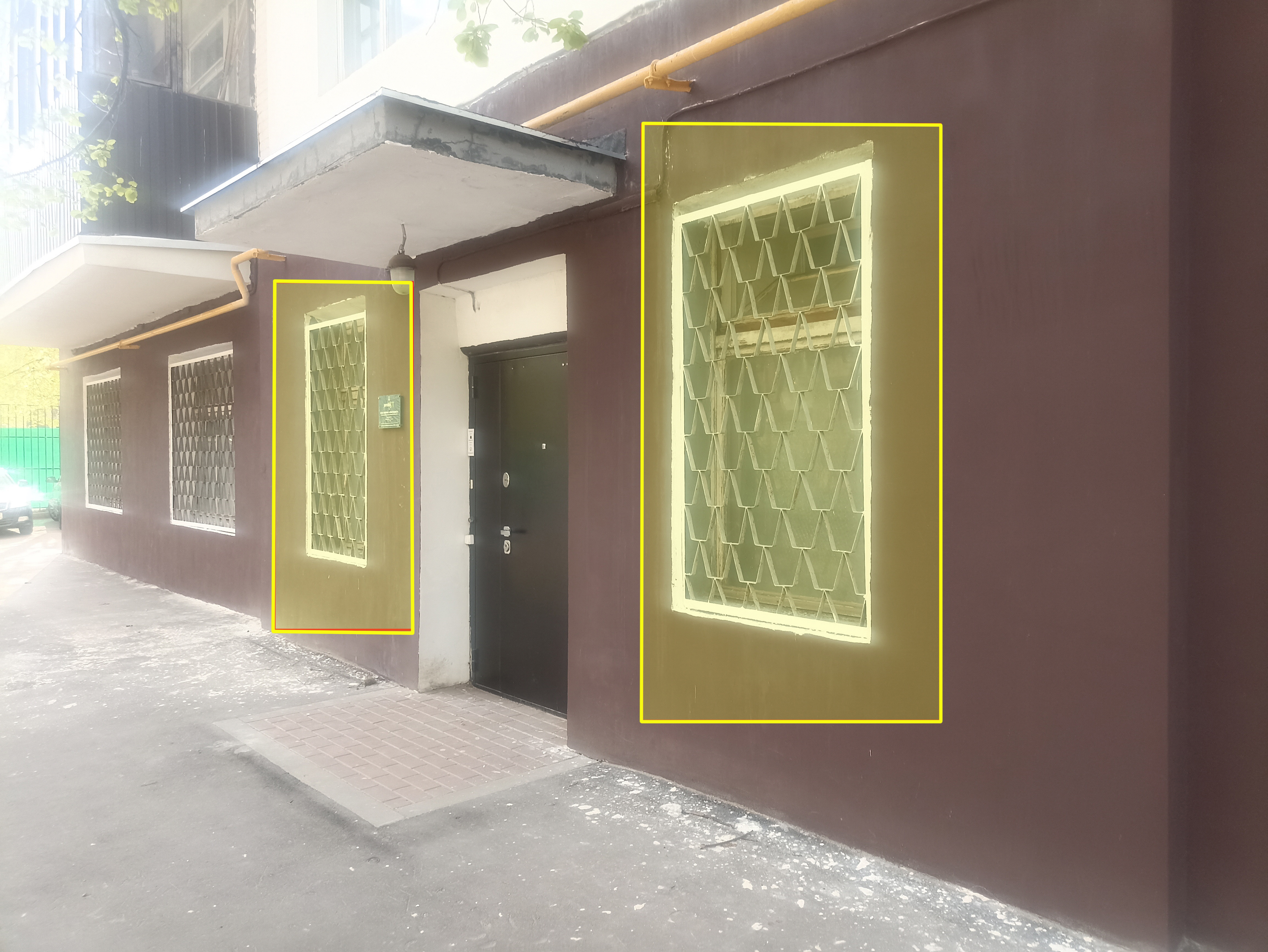 ГП16949116.Нежилое помещение.Фасад здания с выделенными окнами реализуемого объекта_3.jpg