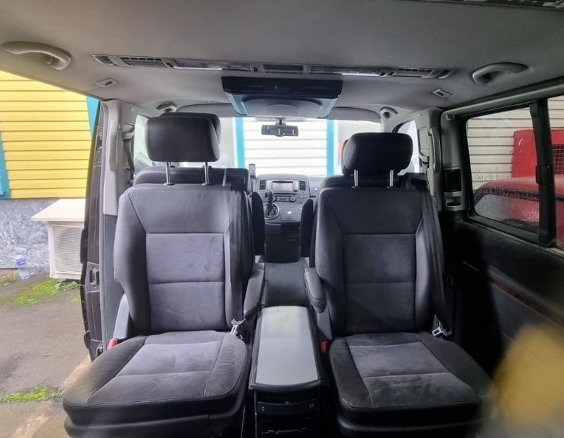 ГП16971840.Транспортное средство.Вид салона с левой стороны пассажирского ряда.jpg