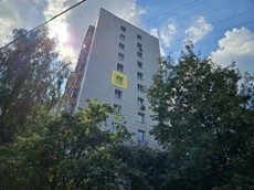 ГП16963832.Квартира.Фасад здания с выделенными окнами реализуемого объекта.jpg