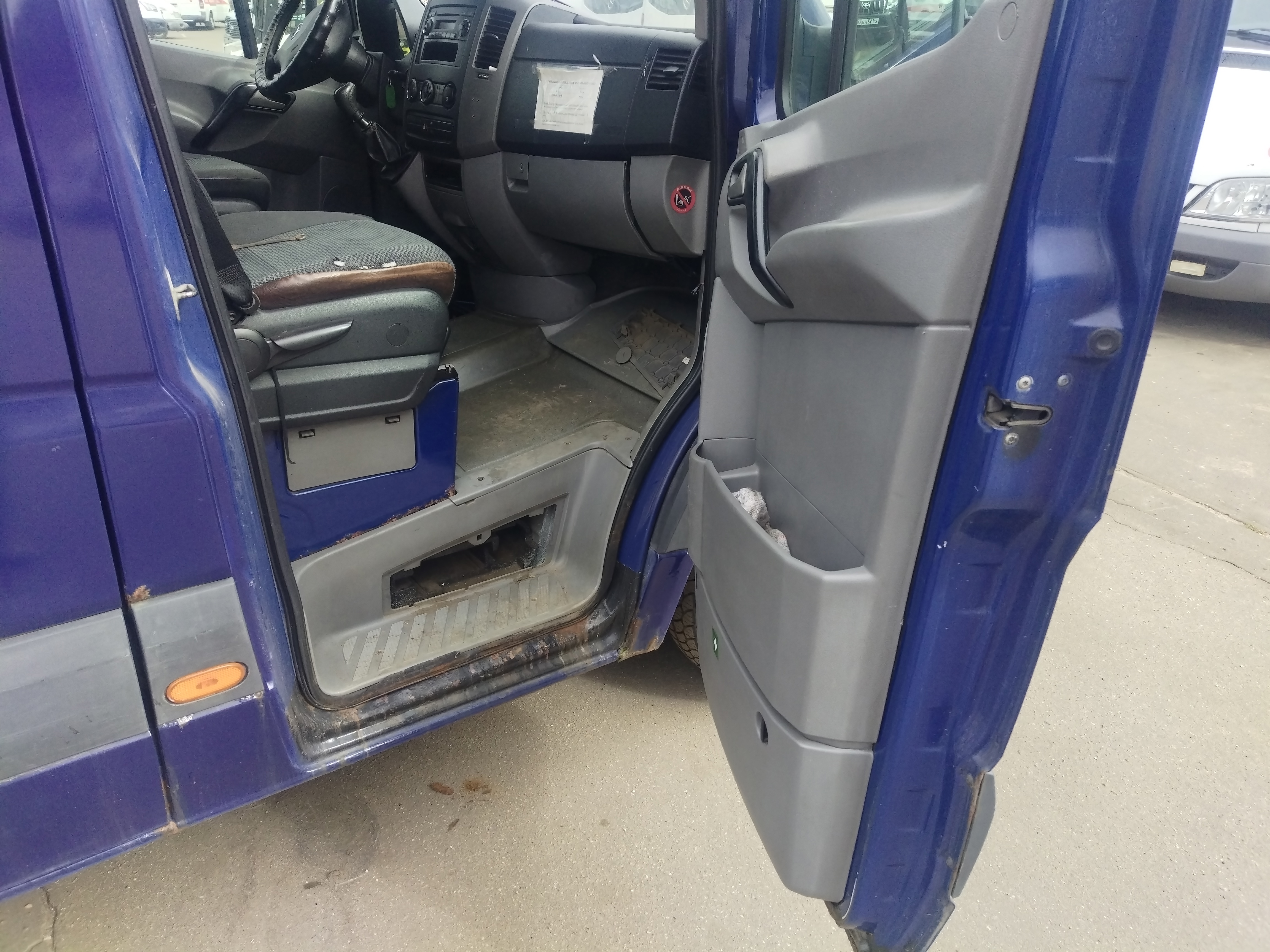 ГП16972181.Транспортное средство.Вид салона со стороны пассажира переднего ряда.jpg