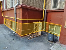 ГП16968915.Нежилое помещение.Фасад здания с выделенными окнами реализуемого объекта.jpg