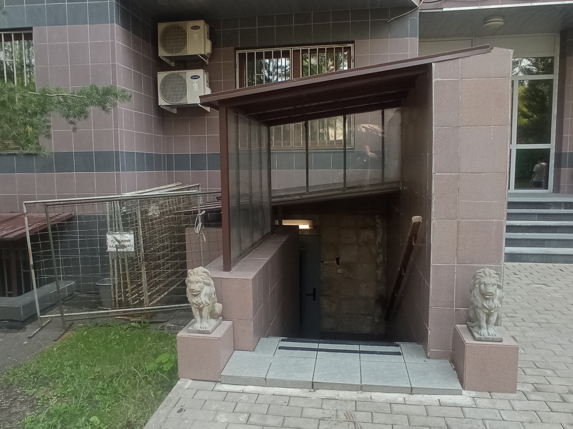 ГП16964714.Нежилое помещение.Входная группа объекта.jpg