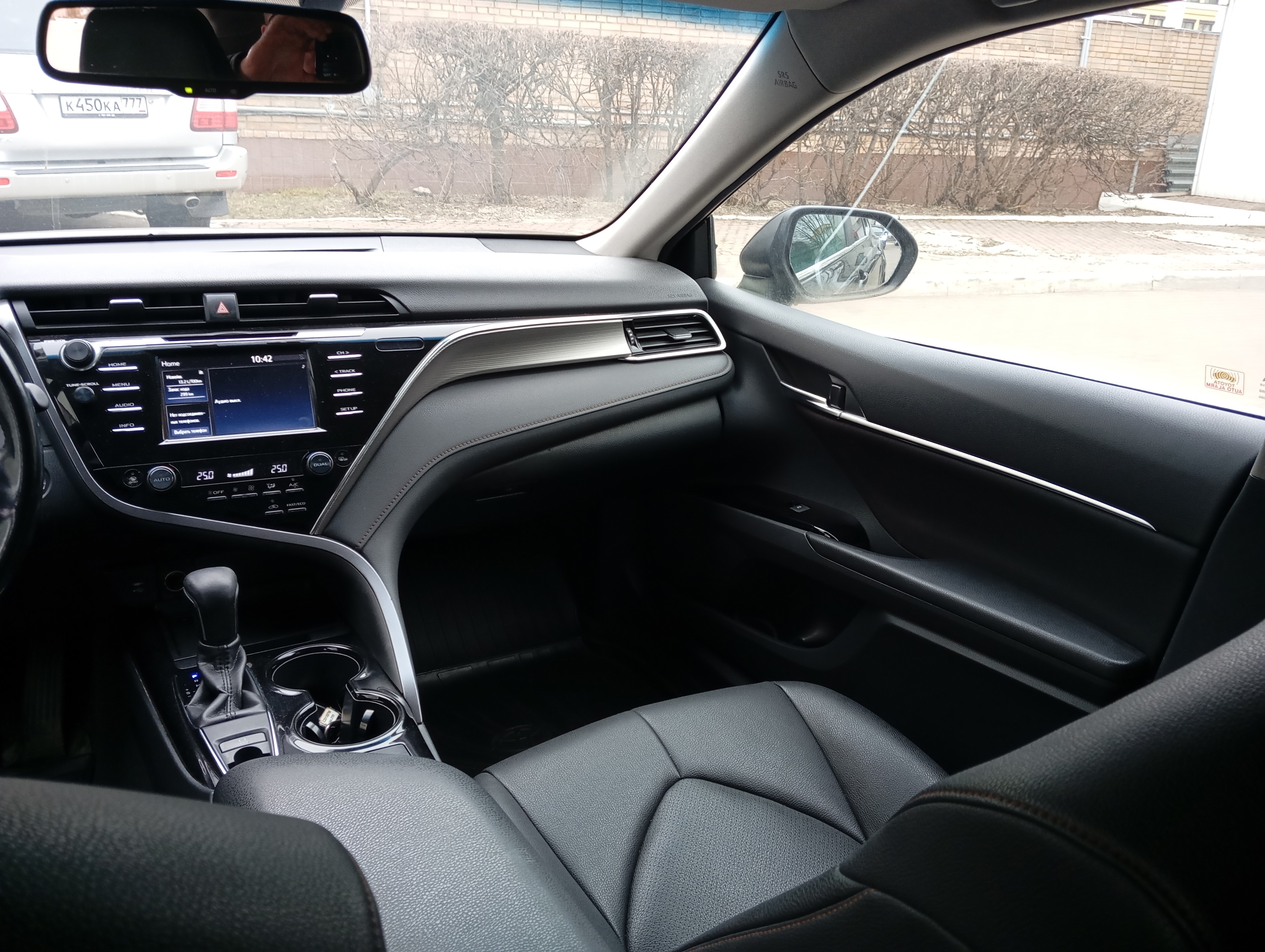 ГП16960679.Транспортное средство.Вид салона с правой стороны пассажирского ряда.jpg