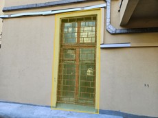 ГП16966633.Нежилое помещение.Фасад здания с выделенными окнами реализуемого объекта_6.jpg