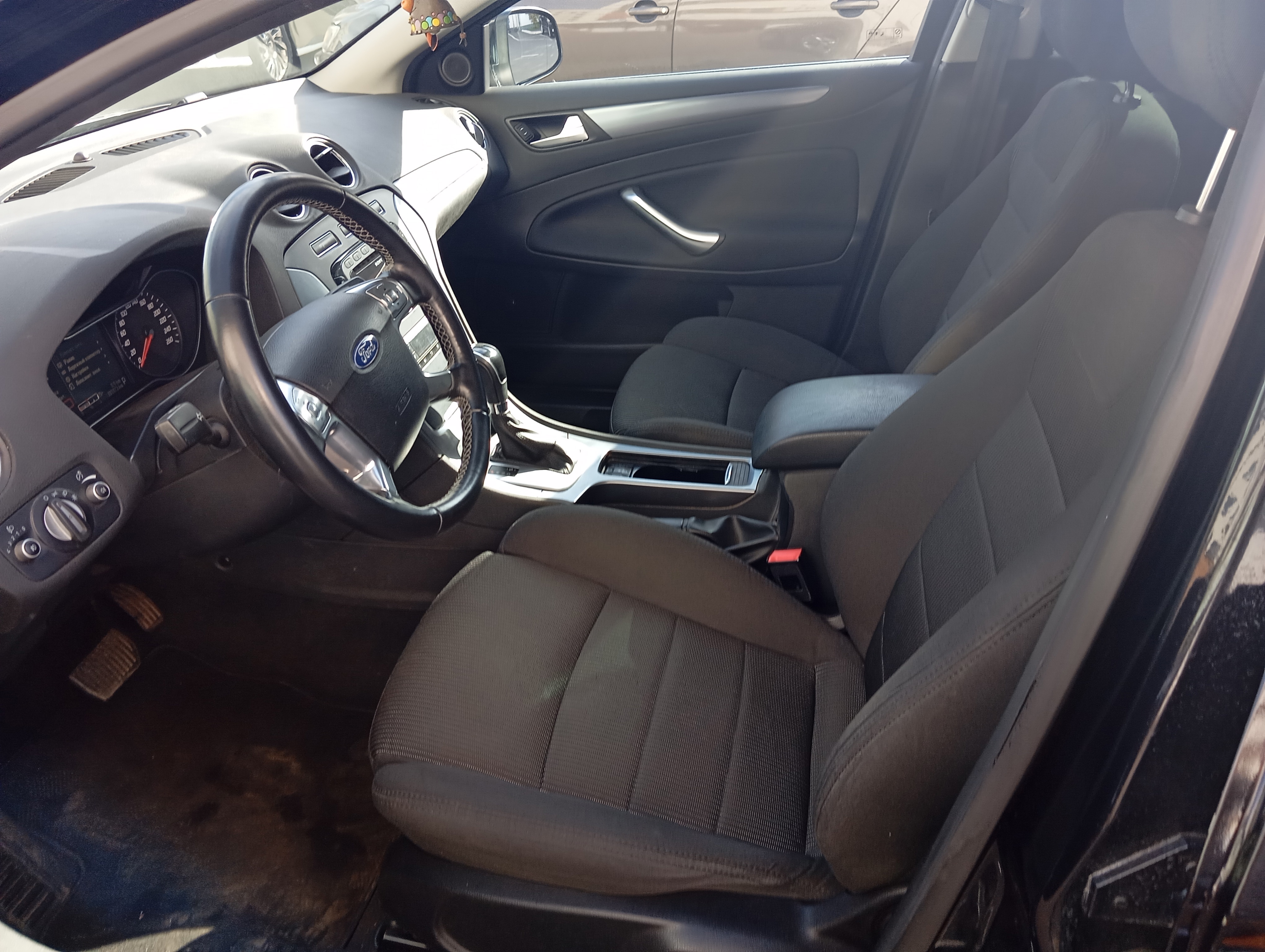 ГП16963932.Транспортное средство.Вид салона со стороны водителя.jpg