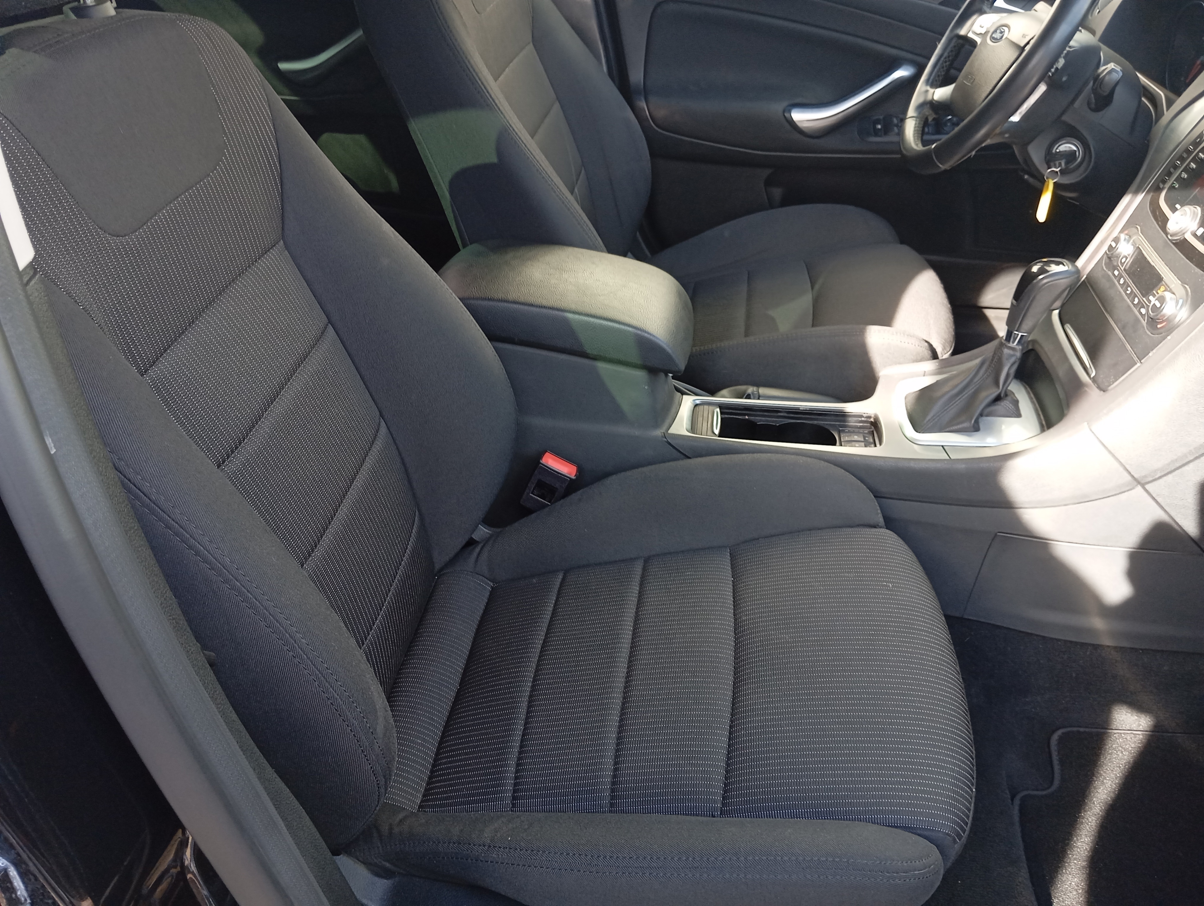 ГП16963932.Транспортное средство.Вид салона со стороны пассажира переднего ряда.jpg