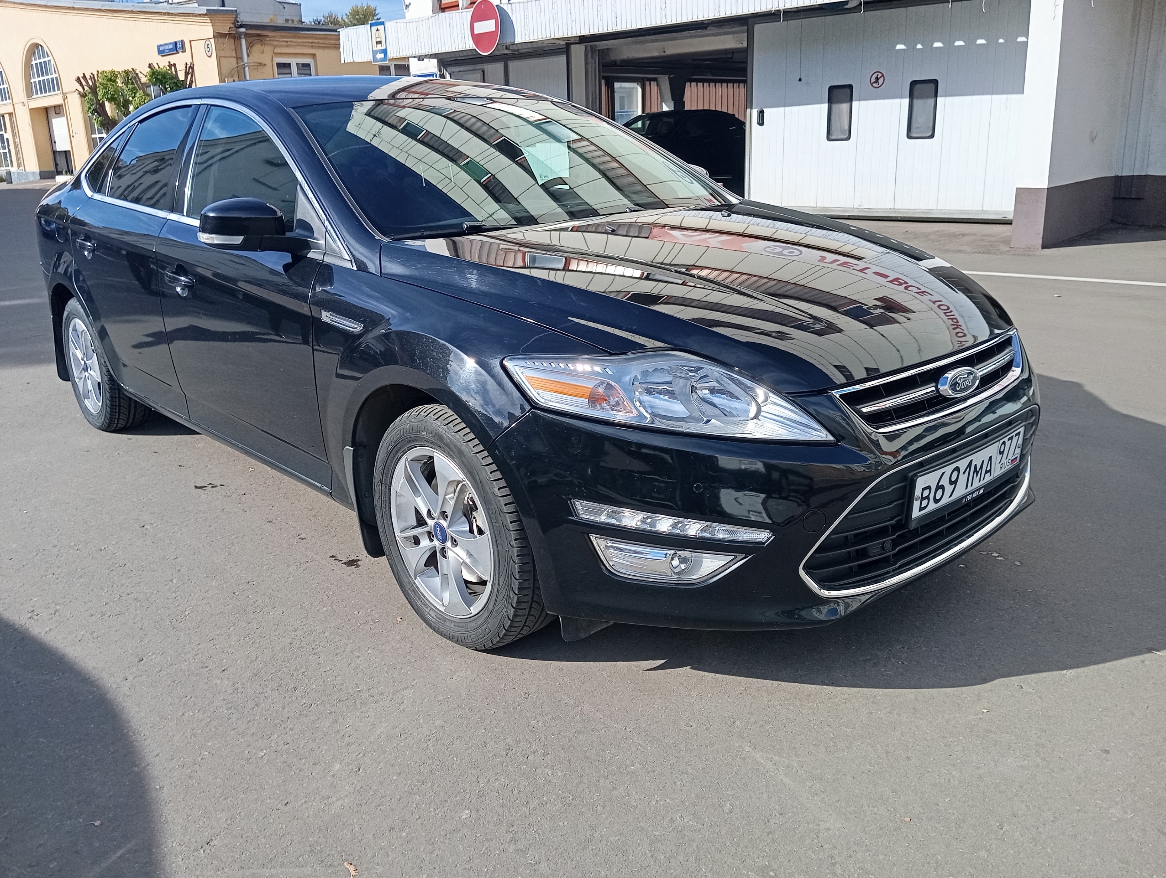 ГП16963932.Транспортное средство.Общий вид транспорта с правого бока (угловой ракурс спереди).jpg