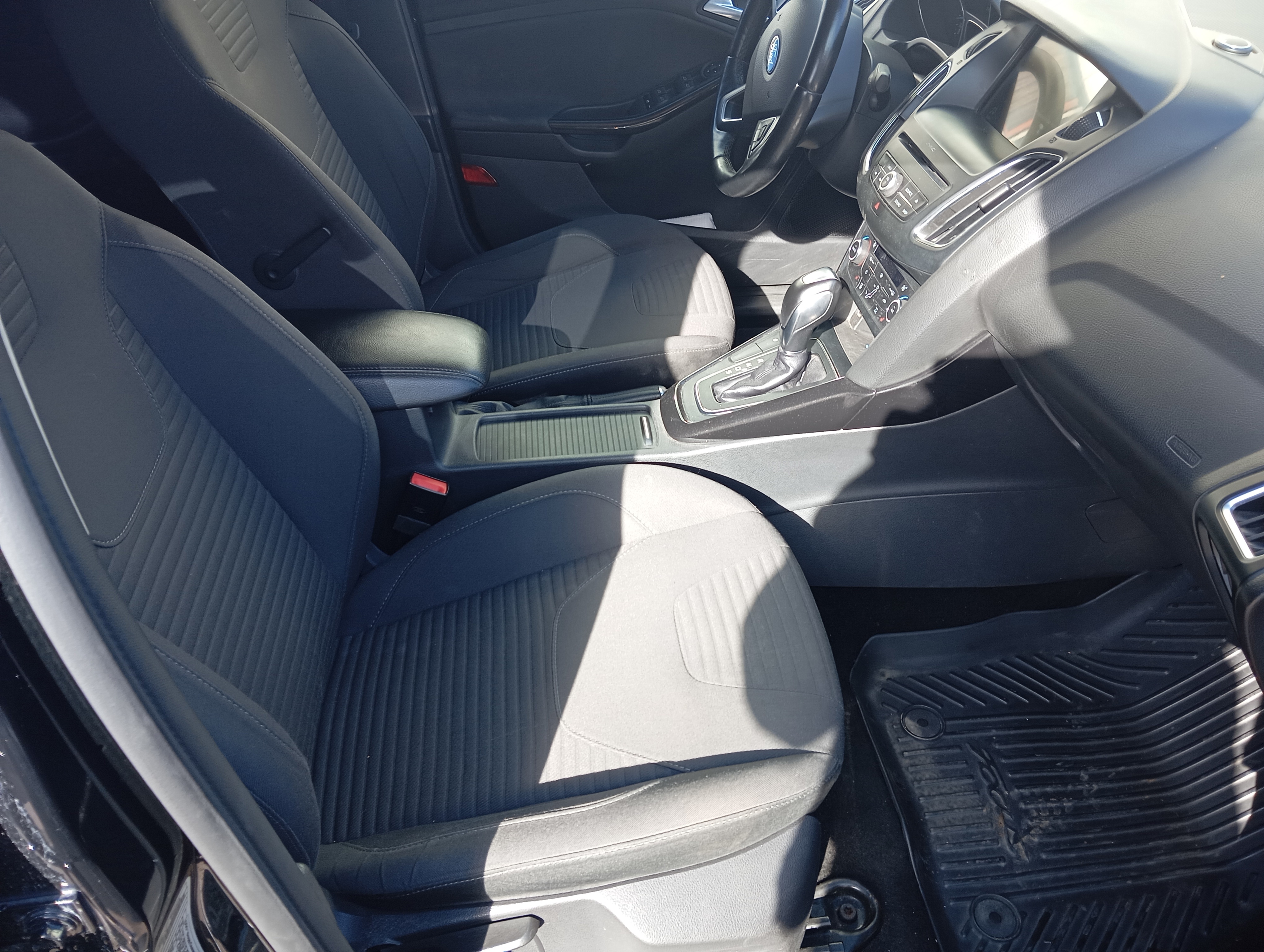 ГП16963941.Транспортное средство.Вид салона со стороны пассажира переднего ряда.jpg