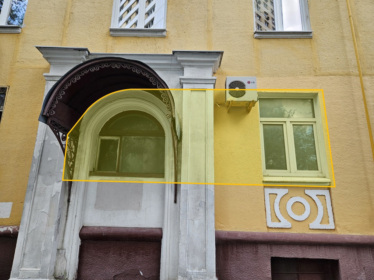 ГП16964370.Квартира.Фасад здания с выделенными окнами реализуемого объекта.jpg