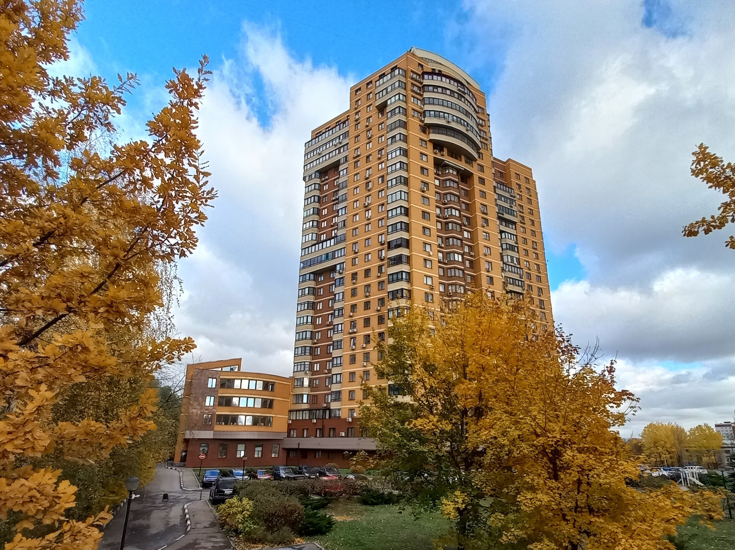 ГП16955393.Нежилое помещение.Общий фасад здания.jpg