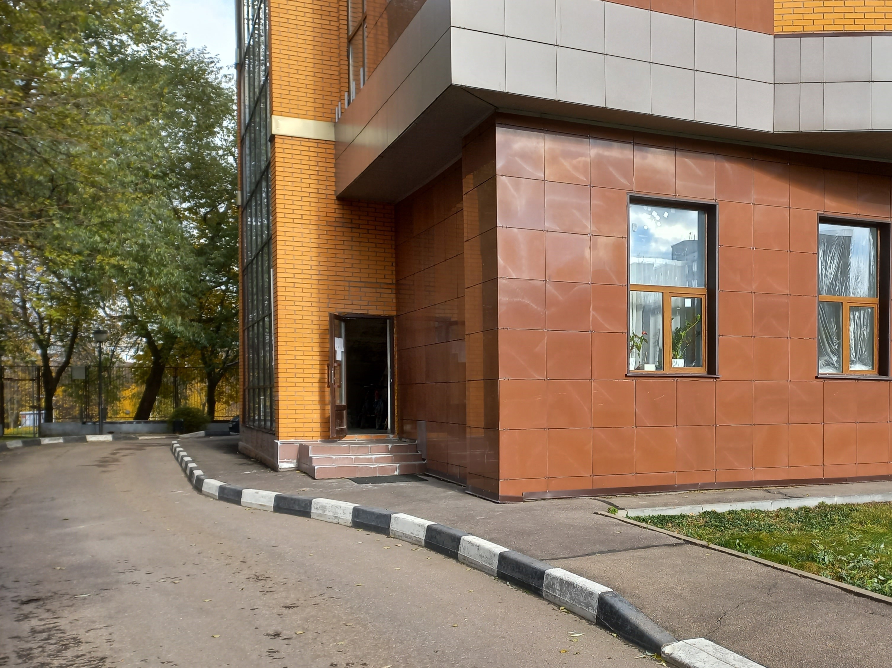 ГП16955393.Нежилое помещение.Входная группа объекта.jpg